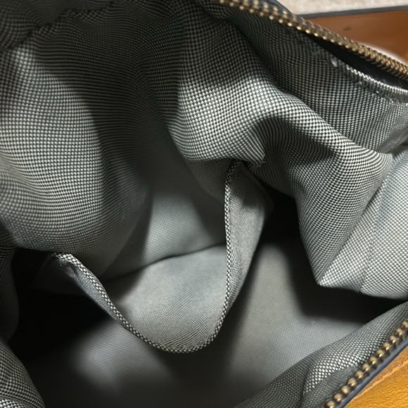 Fossil Hannah Hobo Shoulder Bag Amber Gold - Picture 11 of 11